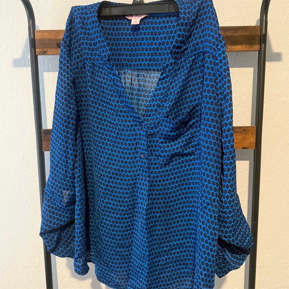 Candie's Women's XL Blue Geometric V-Neck Long Sleeve Blouse